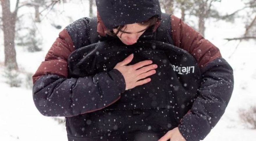 High Schooler Creates Tote Bag That Transforms Into Kevlar Vest