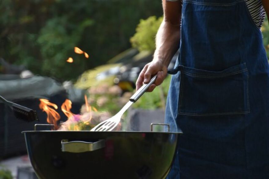 Sunlight Might Make Men Hungrier Through Hormonal Changes, Study Suggests