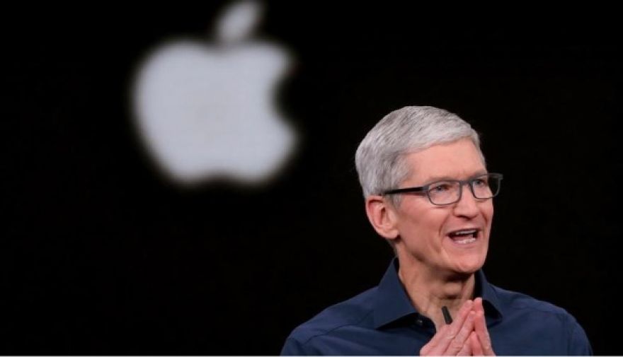 El CEO de Apple, Tim Cook, pide a Bloomberg que se retracte del informe sobre el chip espía chino