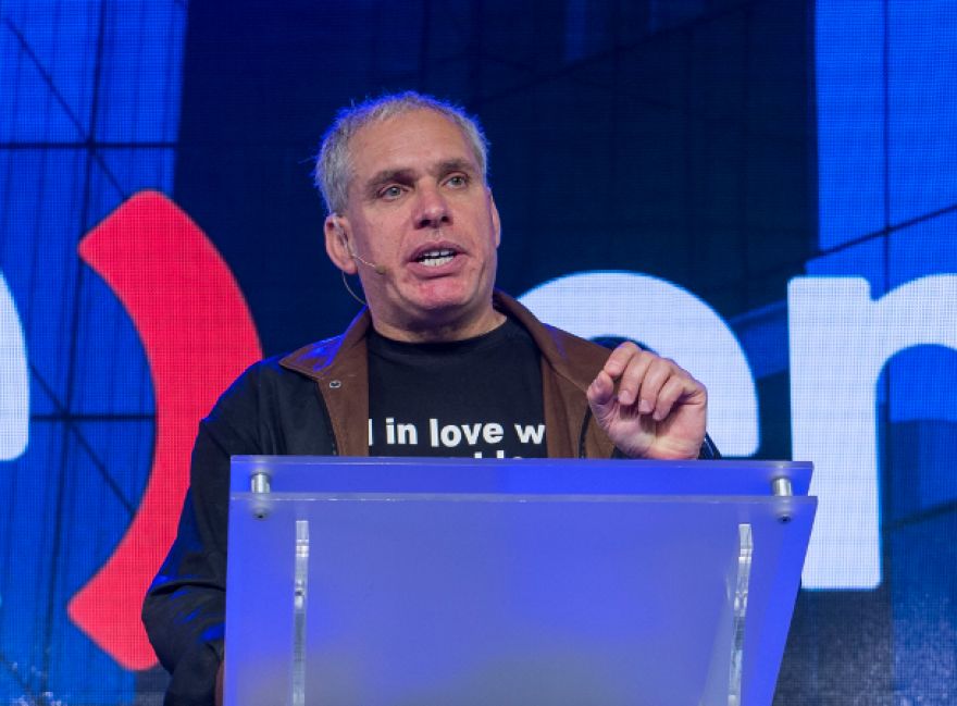 Uri Levine, co-fundador de Waze: “Para emprender hay que enamorarse del problema, no de la solución”